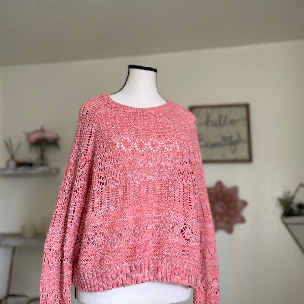 Coral Open-Knit Crew Neck Sweater with Geometric Pattern Size S